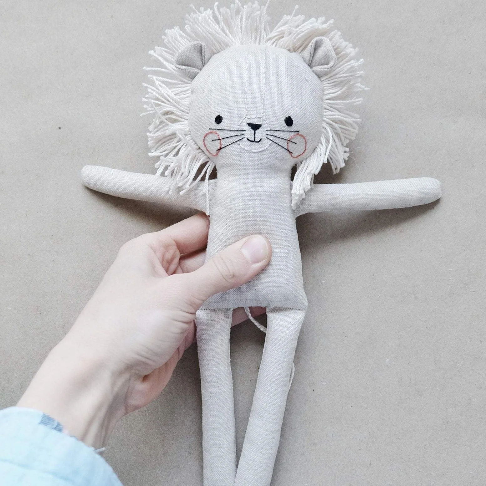 LION 11"