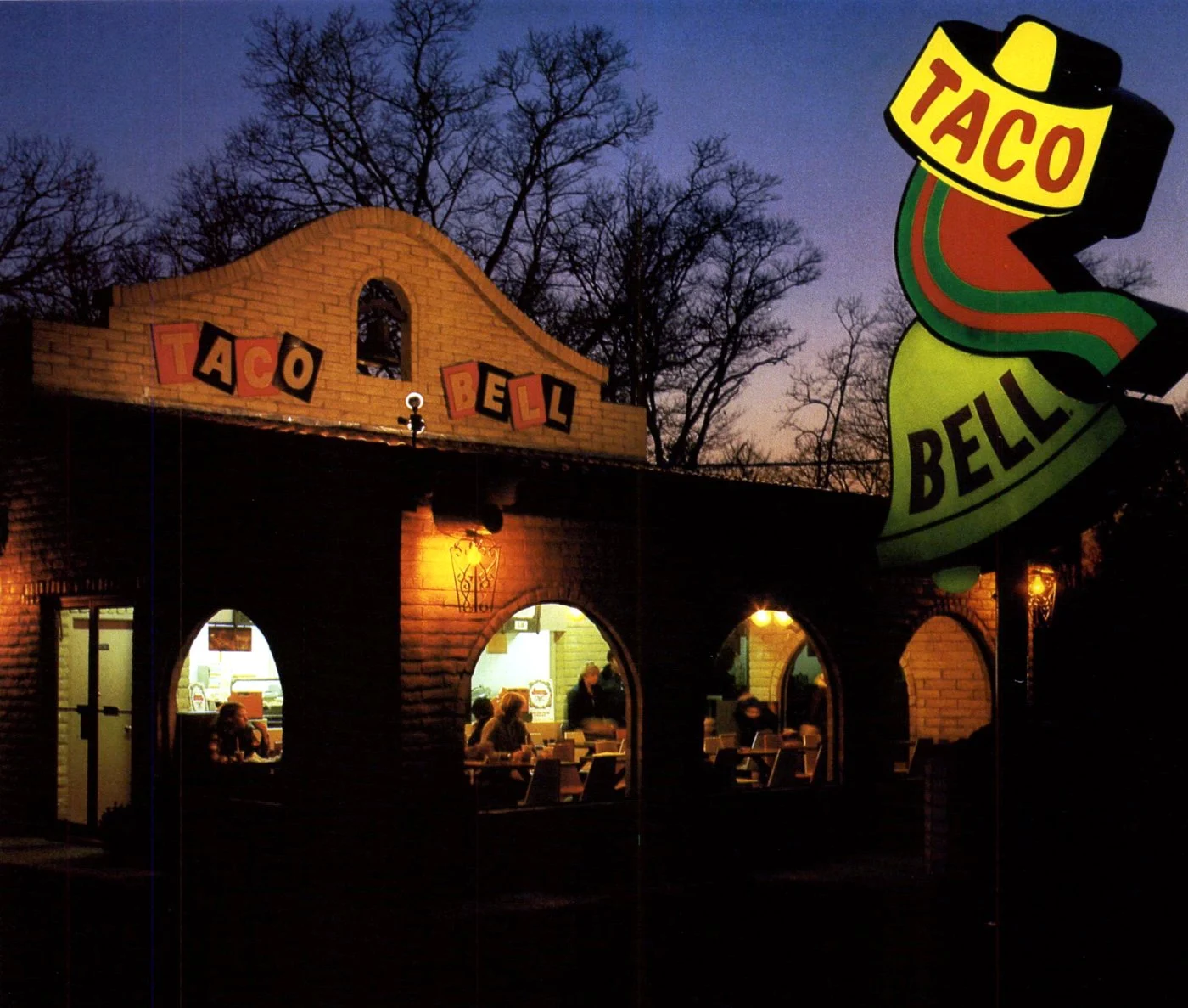 Taco Bell: How a tiny taco stand became a popular fast food giant in the 1960s, 70s & 80s - Click