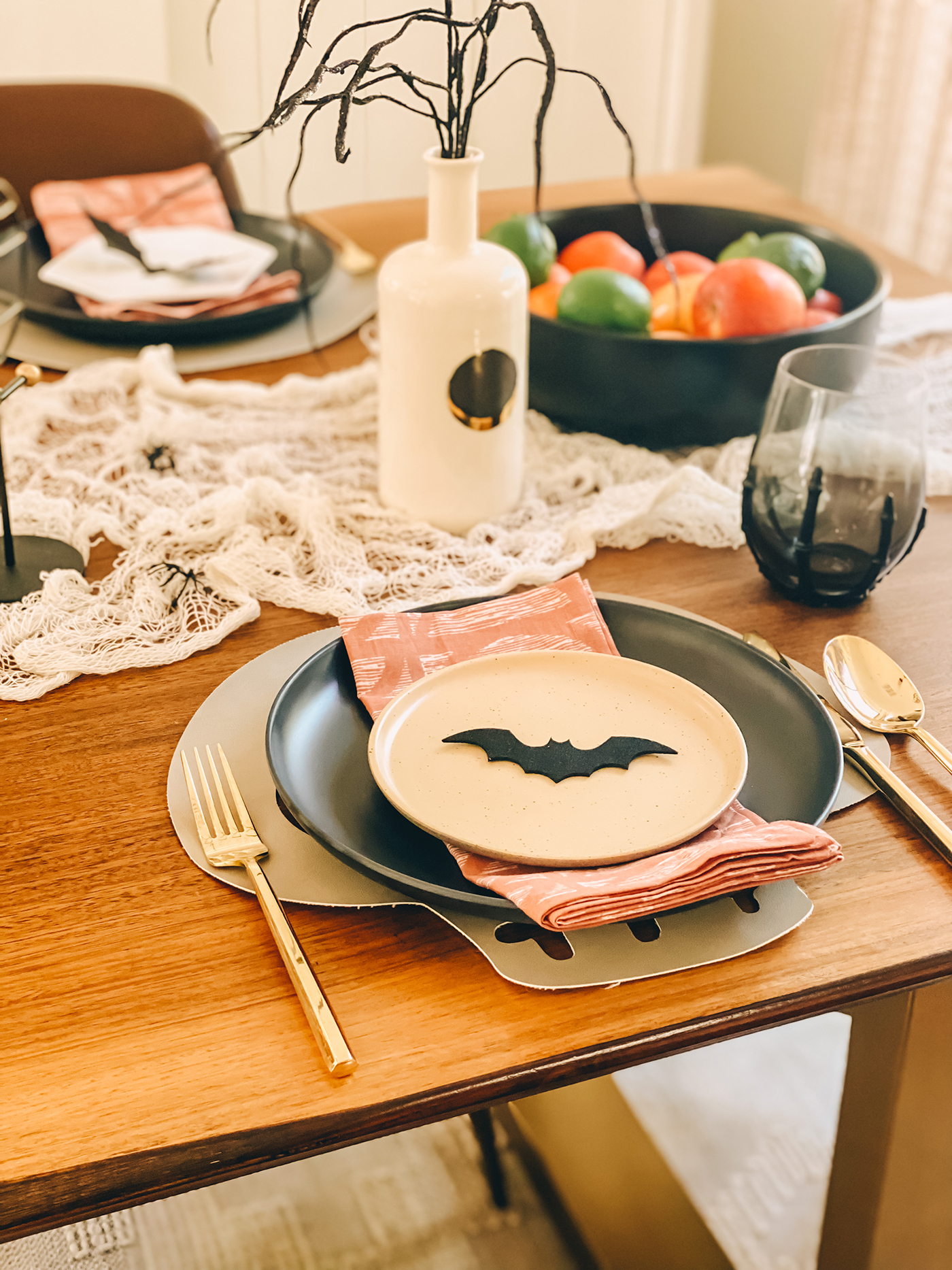 DIY Skull Placemat \\ Terrifying Tablescapes For Halloween